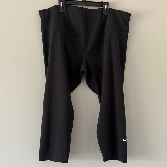Nike Classic Black Leggings - Picture 1 of 5